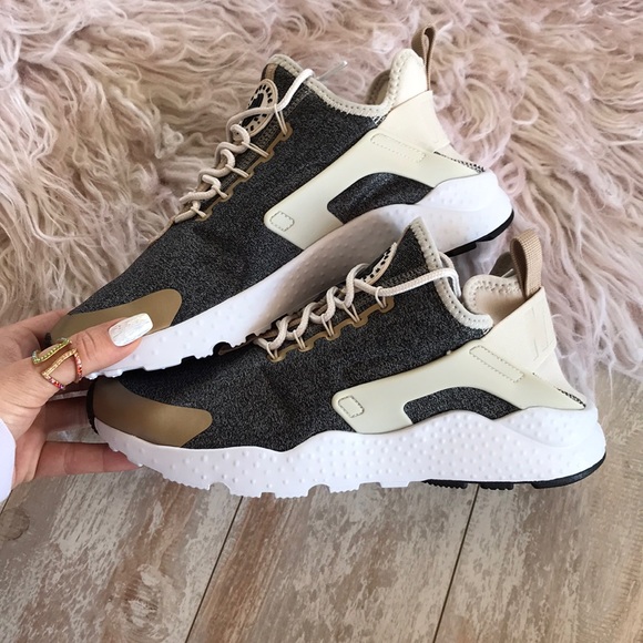 NWT Nike Air Huarache Ultra special edition! - Picture 5 of 8